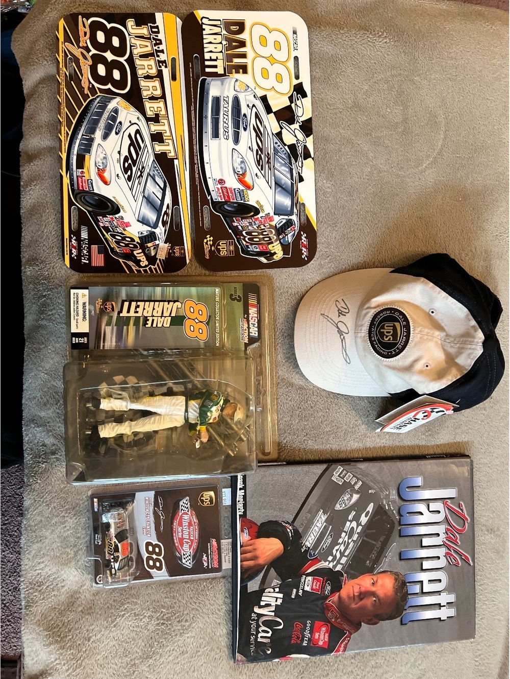 Dale Jarrett NASCAR Winston Cup Series Collectible Set with Diecast Cars, Figure